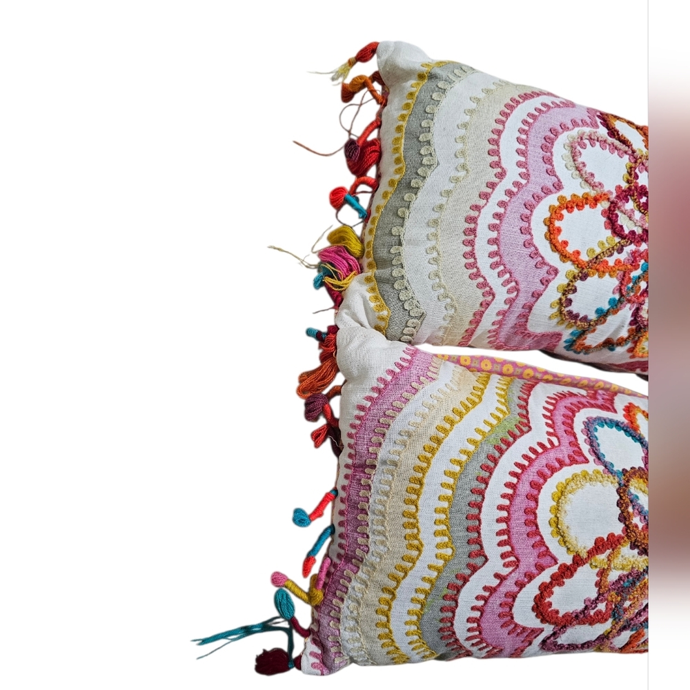 Pier 1 Set of 2 Lumbar Pillows Multi Floral Embroidered Tassel Boho Statement - Picture 4 of 7